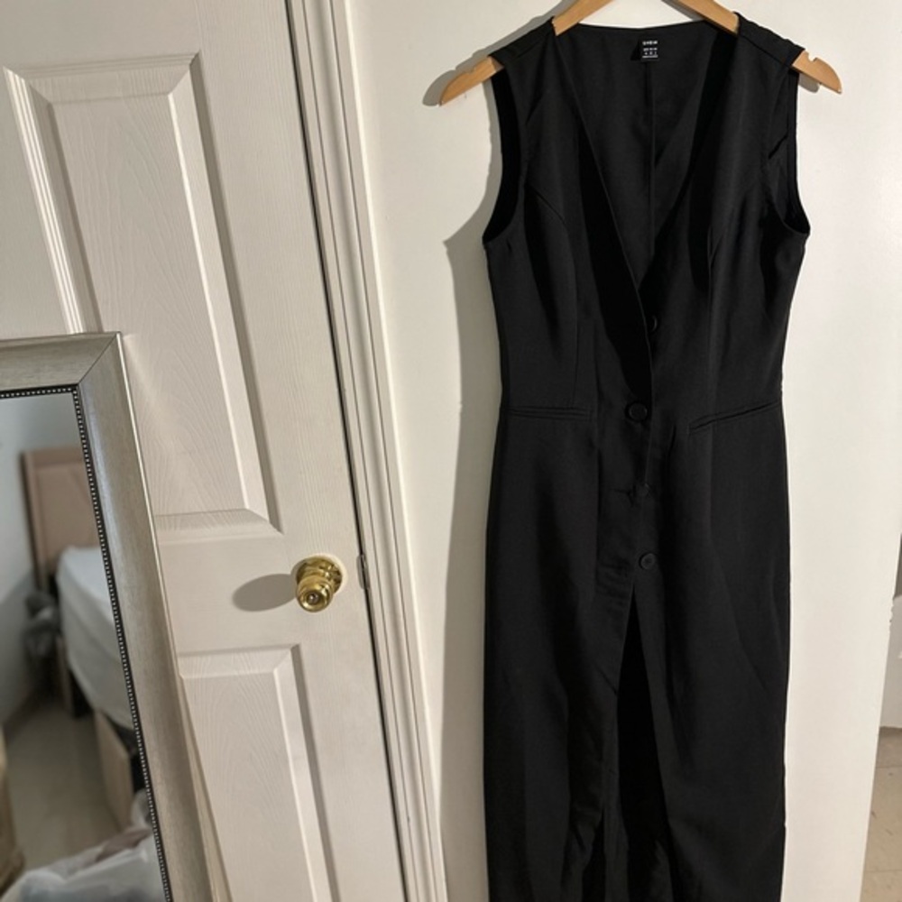 Black Sleeveless Open Front Long Cardi with Buttons